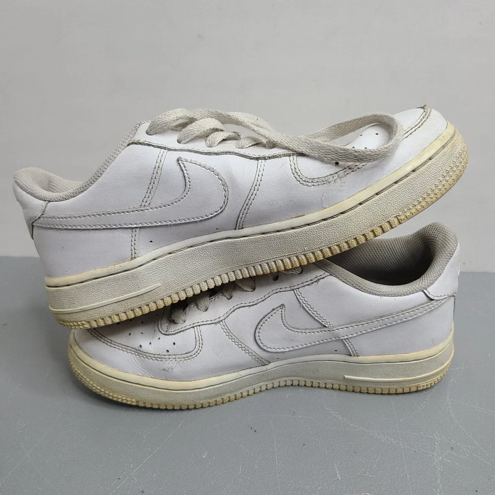 Nike Air Force 1 AF1 Shoes Youth‎ Size 5.5Y Triple White Low Sneakers 314192-117
